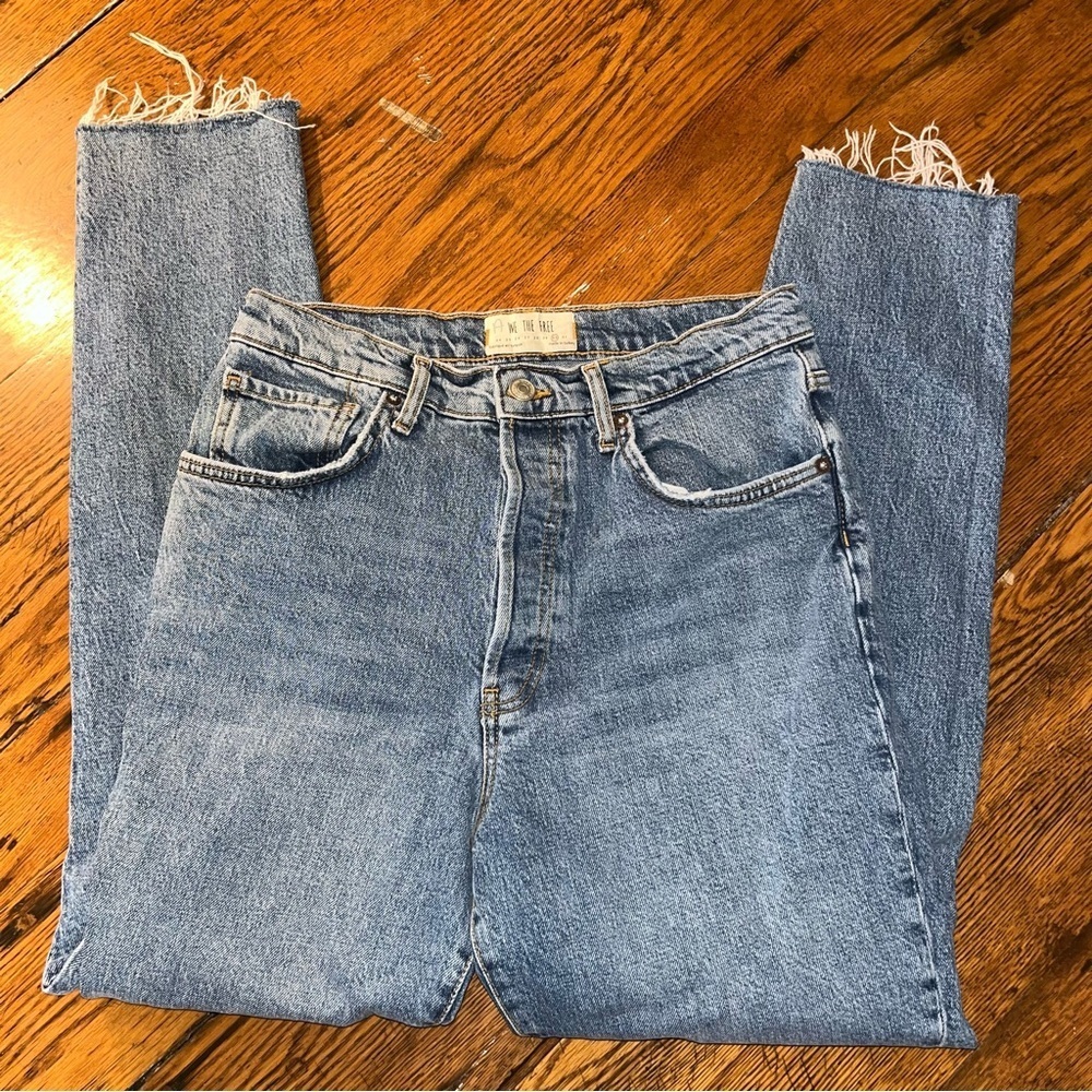 We The Free Women’s Straight Jeans Medium Wash Distressed 30